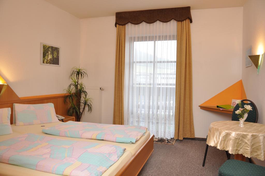 Hotel Fasold Sulzfeld  Zimmer foto