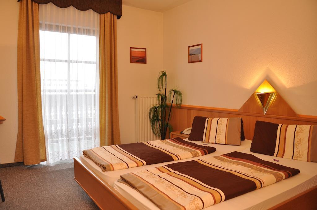 Hotel Fasold Sulzfeld  Zimmer foto
