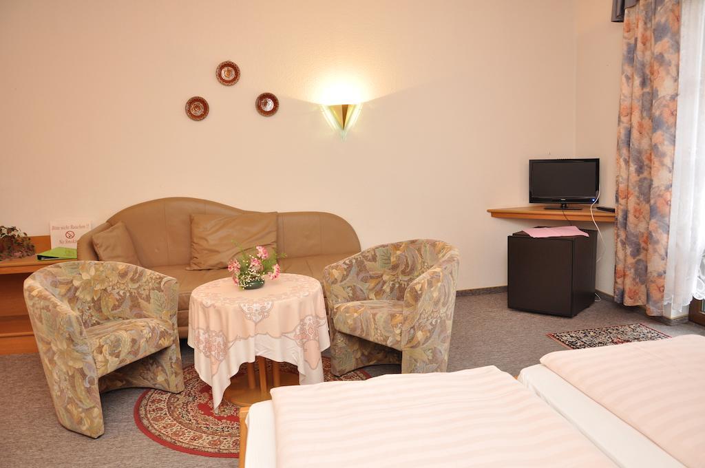 Hotel Fasold Sulzfeld  Zimmer foto