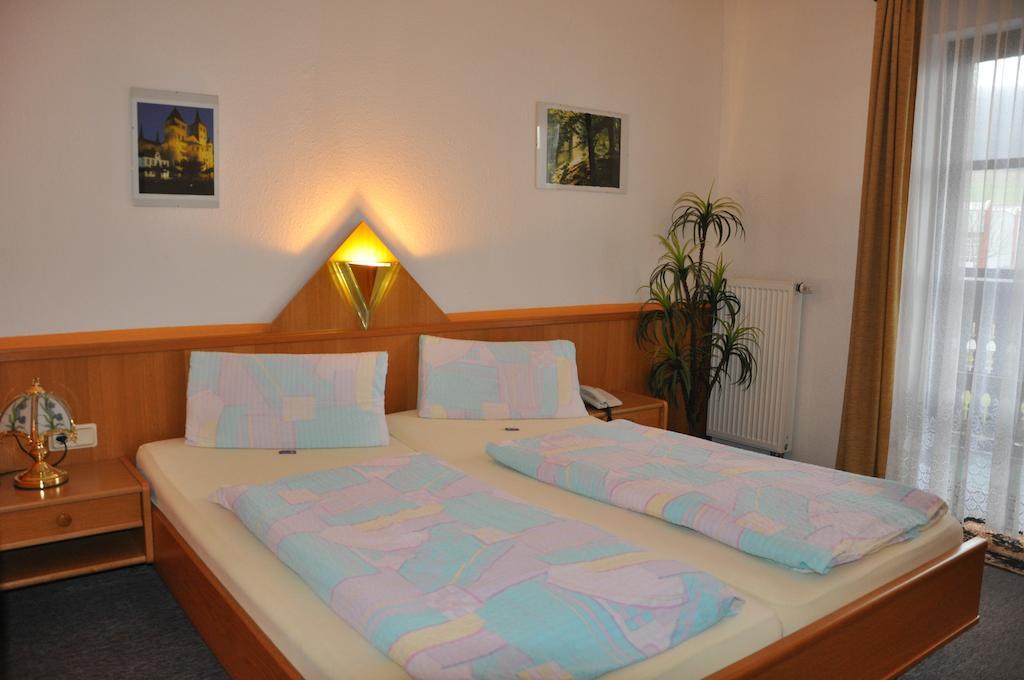 Hotel Fasold Sulzfeld  Zimmer foto