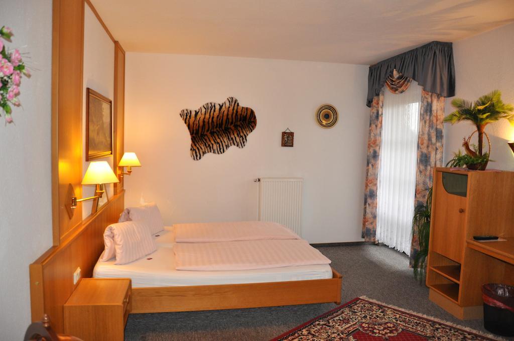 Hotel Fasold Sulzfeld  Zimmer foto